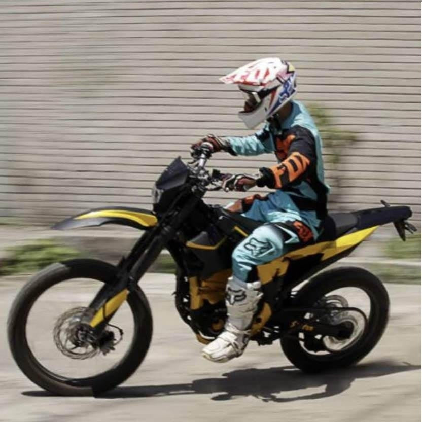 2022 Sur Ron New Electric dirt bike Storm bee Powerful 10000w Fast speed 110km/h Surron Electric off road dirt bike motorcycle
